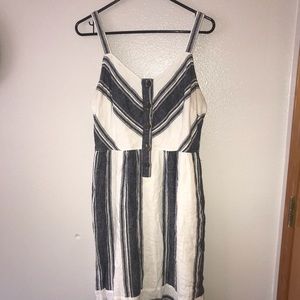 cute summer midi dress!